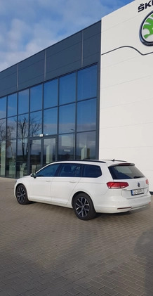 Volkswagen Passat cena 75000 przebieg: 75000, rok produkcji 2018 z Gdańsk małe 154